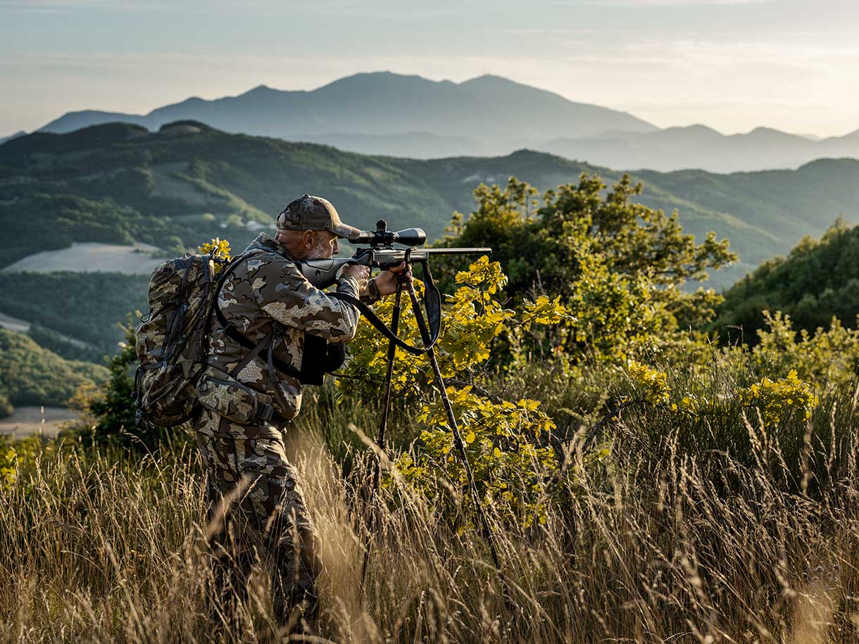 Coyote Predator Hunting Gear List: Essential Tools for Day & Night Hunts